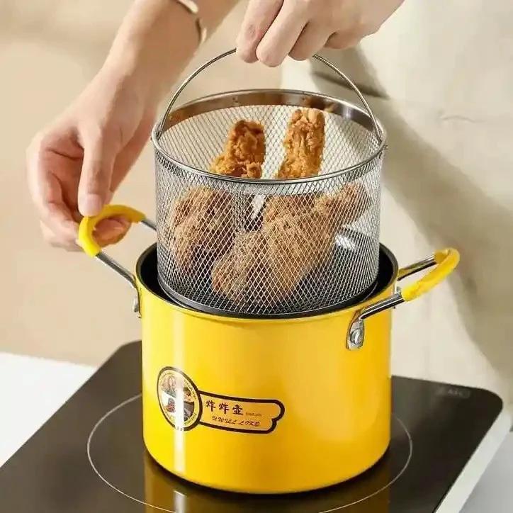 Deep Fryer Pot with Oil Filter Mesh, Lid and Non-Slip Silicone Handles on Both Sides, Non-Stick Frying Pan Good Quality